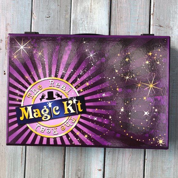 The Real Magic Kit Box of Tricks - Picture 12 of 13
